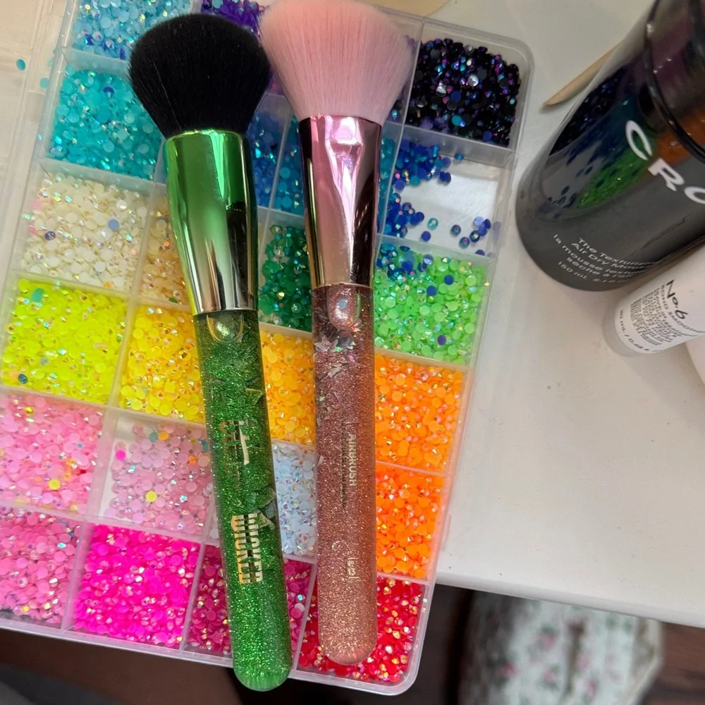 Glittery Makeup Brush Set - Green and Pink - Picture 1 of 1